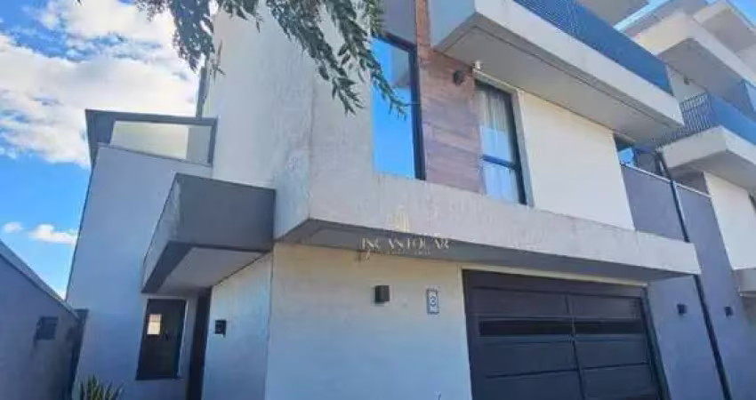 Triplex de alto padrão semimobiliado em condomínio fechado à venda no xaxim |3 vagas cobertas |3 dormitórios (1 suíte) |174m² r$ 1.050.000