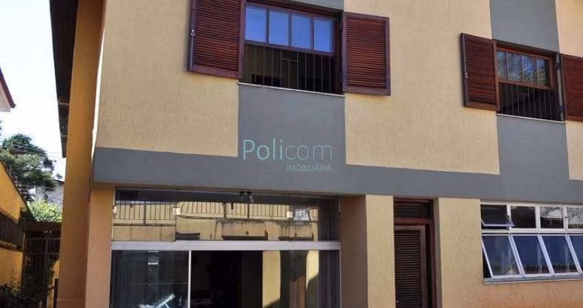 Ótima casa com 4 suítes e piscina.