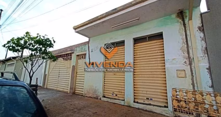 CASA C/ 3 DORMITORIOS E COMODO DE COMERCIO NO BAIRRO STA MON