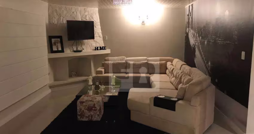 Excelente Casa/Sobrado de 3 Dormitórios sendo 1 Suíte c/ 4 vagas de Garagem, Bairro Sumaré, Alvorada/RS.  330 Total, 300 Privativos.