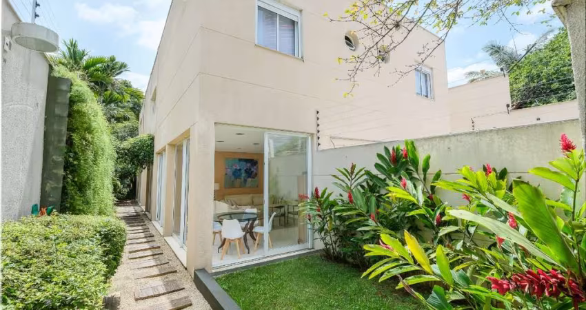 Casa tipo para venda com 3 quartos, sendo 3 suítes, 480m²