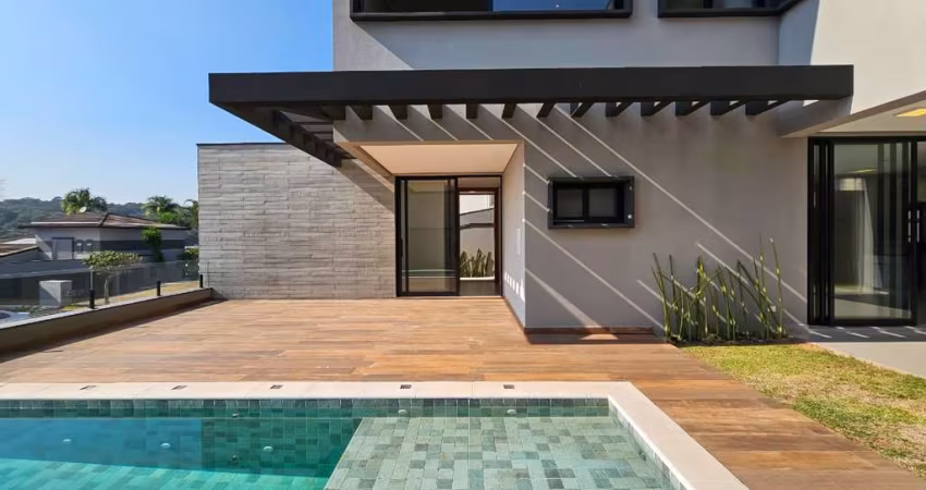 Casa em condomínio para venda com 4 quartos, sendo 4 suítes, 364m²