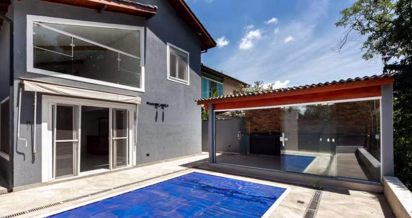 Casa em condomínio para venda com 3 quartos, sendo 3 suítes, 268m²