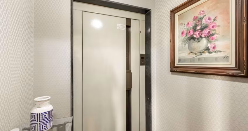 Apartamento tipo para venda com 3 quartos, sendo 3 suítes, 220m²