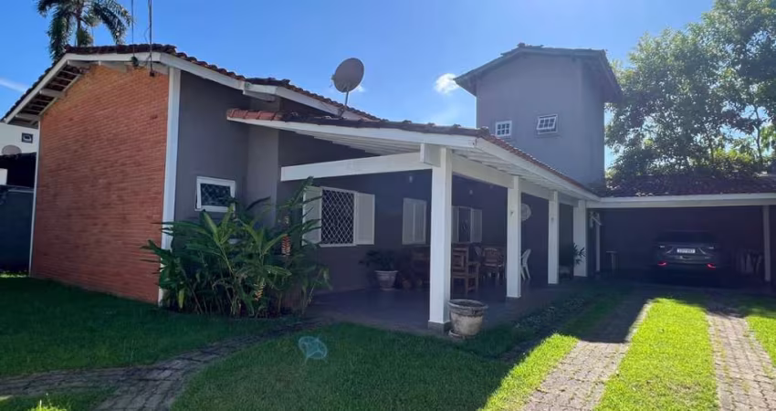 Casa tipo para venda com 5 quartos, sendo 4 suítes, 236m²