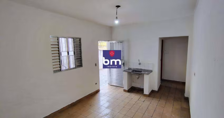 Casa para alugar em São Paulo, Parque Regina, com 1 quarto, com 10 m²