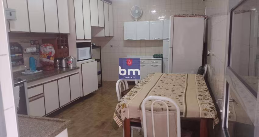 Casa à venda em São Paulo, Jardim Ipê, com 4 quartos, com 335 m²