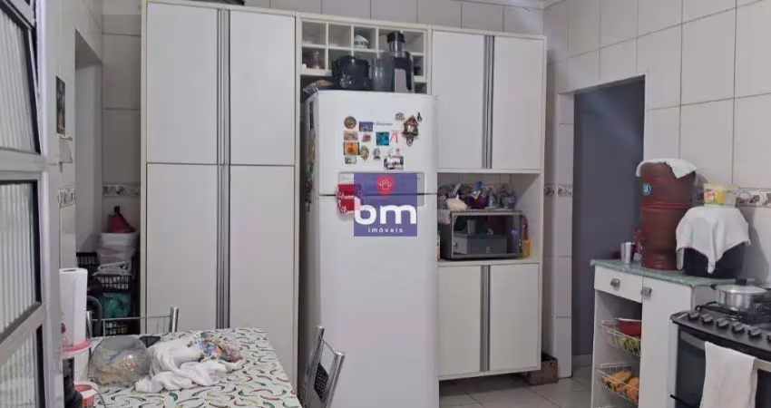 Casa à venda em São Paulo, Jardim Mitsutani, com 3 quartos, com 150 m²