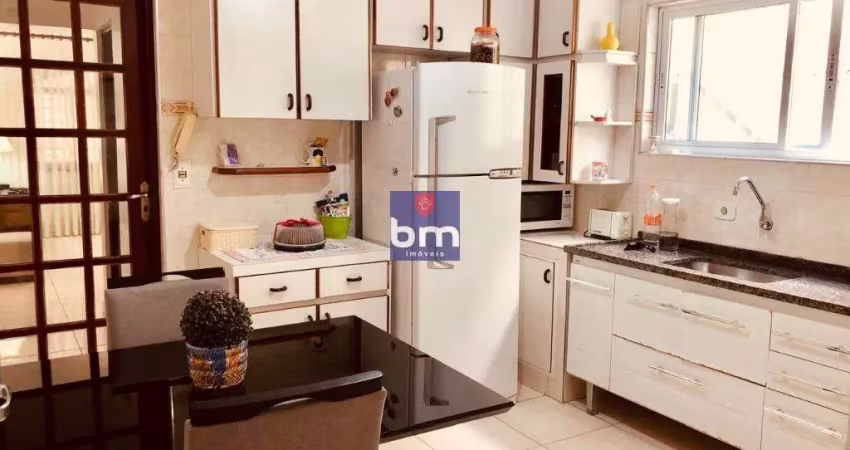 Sobrado à venda em São Paulo, Vila das Belezas, com 3 quartos, com 170 m²
