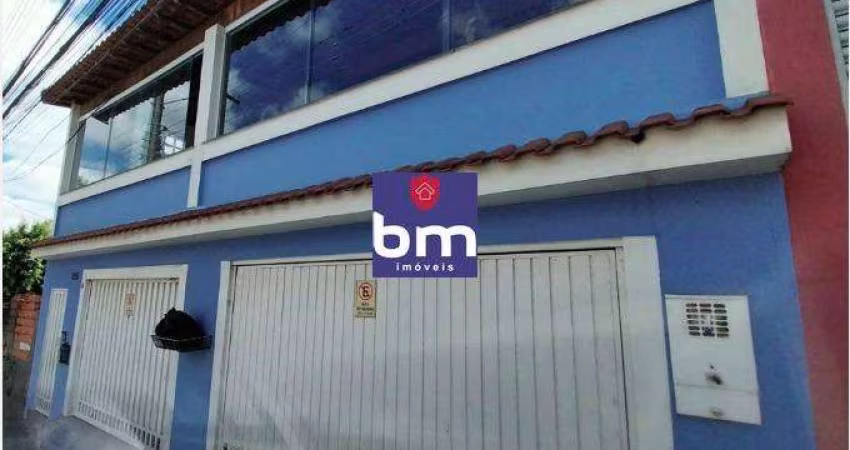 Casa à venda em Taboão da Serra, Jardim São Judas Tadeu, com 2 suítes, com 189 m²