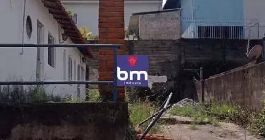 Casa à venda em Taboão da Serra, Jardim Monte Alegre, com 2 quartos, com 100 m²