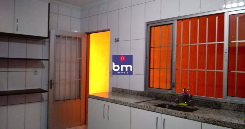 Sobrado à venda em São Paulo, Jardim São Jorge, com 3 quartos, com 217 m²