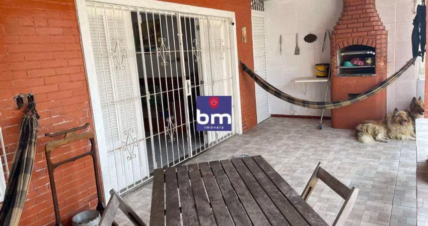Casa à venda em Mongaguá, Centro, com 3 quartos, com 137 m²