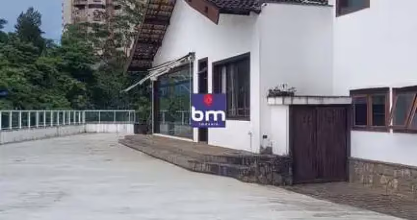 Casa para alugar em São Paulo, Jardim Ampliação, com 4 quartos, com 442 m²