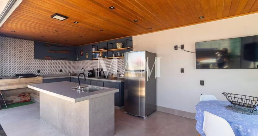 Cobertura duplex finamente decorada a venda no Recreio com 3 suítes - Impecável