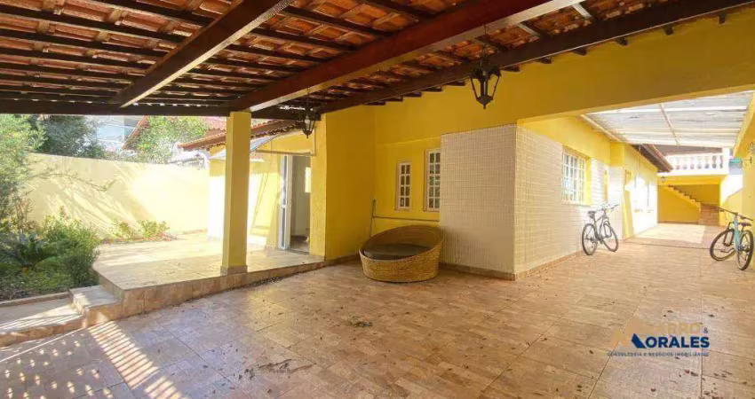 Casa em condomínio fechado prox. à estação butantã do metrô! 390m² - 3 suítes!