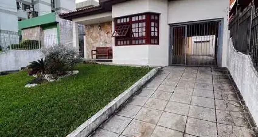 Casa com 4 quartos à venda na Gonçalves Chaves, Centro, Pelotas
