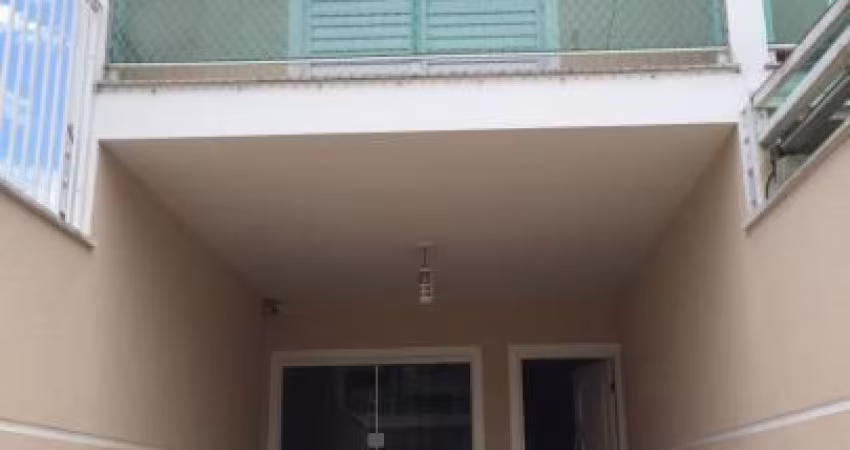 Sobrado à Venda com 03 Quartos na  Parada Inglesa