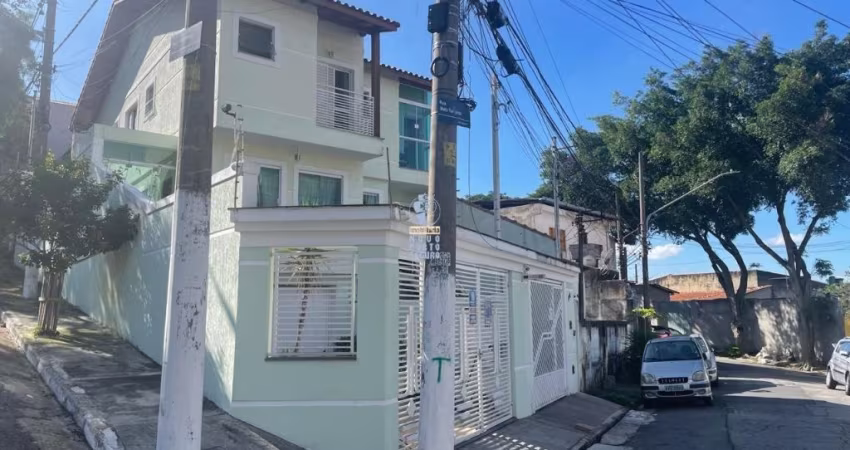 Sobrado à venda na Vila Nivi, SP