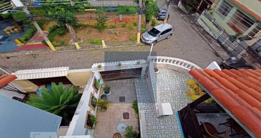 Casa Duplex em Condomínio com 2 Suítes, Varanda, Terraço, Sala, Copa, Cozinha, 1 Vaga Garagem