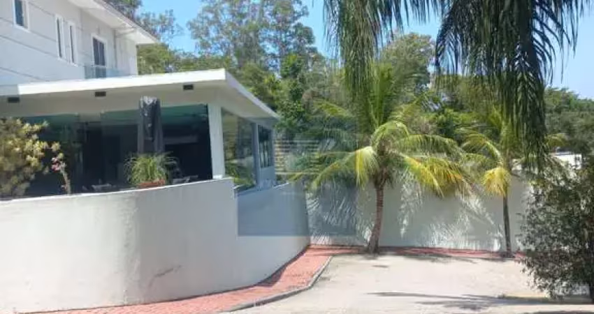 Condomínio em área nobre do rj aluguel. casa freguesia