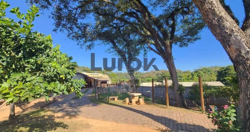 chácara à venda 3 Quartos, 1 Suite, 8 Vagas, 1560M², Vale Verde, Valinhos - SP