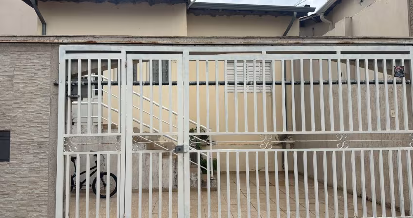 Casa em localização privilegiada no Jardim Leonor