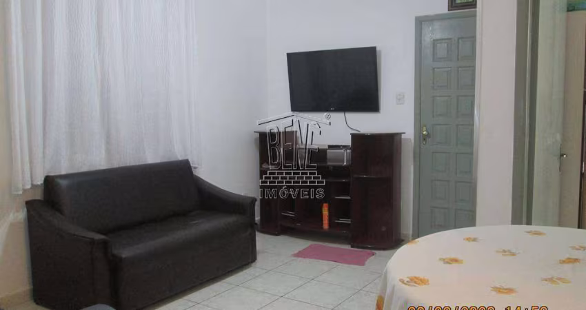 Apartamento com 1 dormitório, sala, cozinha e área de serviço.