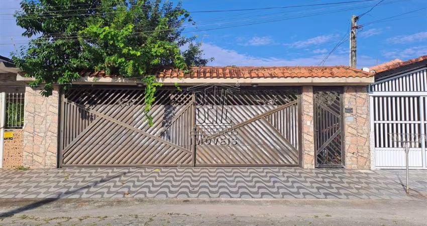 Casa isolada, 3 dromitórios com 1 suíte - Vila Caiçara