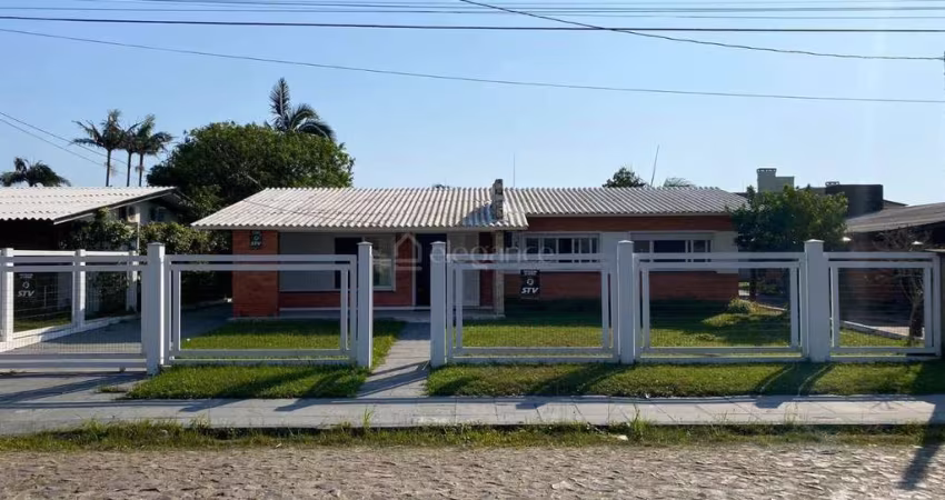 Casa com 4 quartos à venda na Rua Irerê, 414, Atlântida, Xangri-Lá