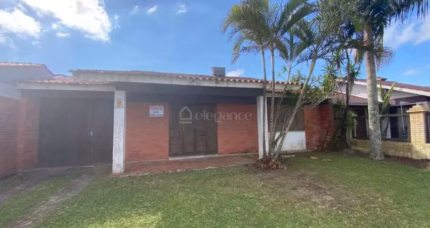 Casa com 3 quartos à venda na Rio Das Contas, 2401, Centro, Xangri-Lá