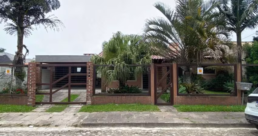 Casa com 3 quartos à venda na Rio Das Contas, 2524, Centro, Xangri-Lá