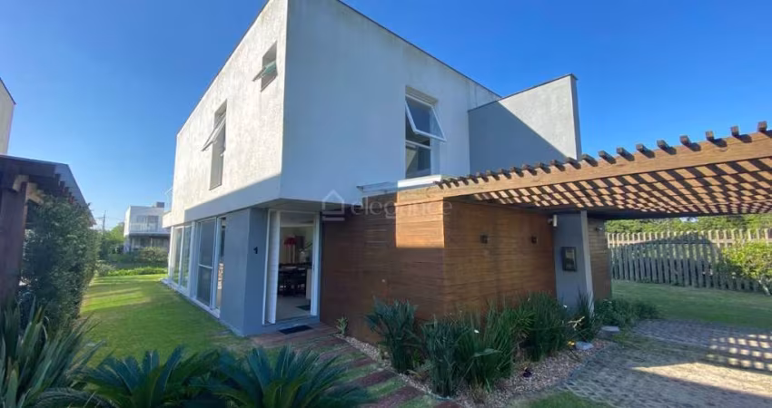 Casa em condomínio fechado com 3 quartos à venda na Avenida Jaçanã, 1100, Atlântida, Xangri-Lá