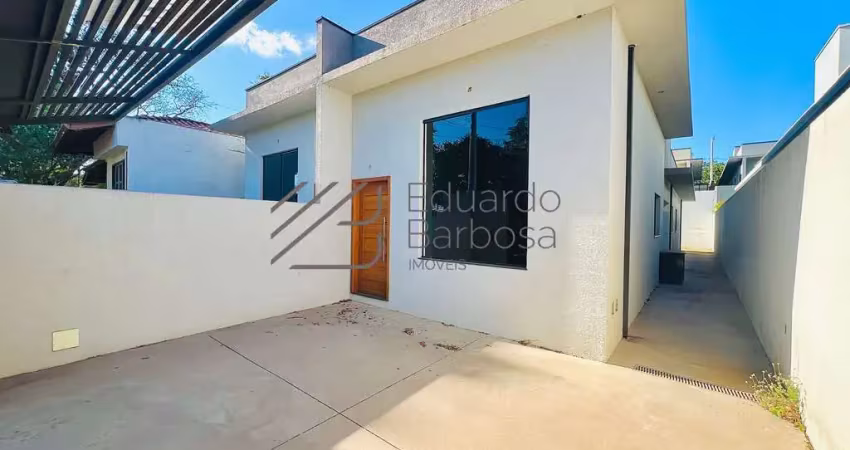 Casa com 3 quartos à venda na Rua dos Crisântemos, 210, Jardim dos Pinheiros, Atibaia