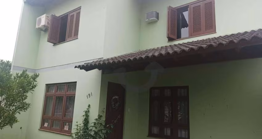 Casa com 3 dormitórios à venda, 170 m² por R$ 750.000 - Avenida - Santa Cruz do Sul/RS