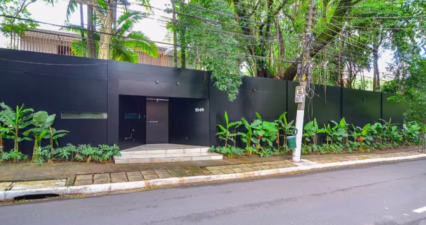 Aconchegante casa tipo para venda com 4 quartos, sendo 4 suítes, 1,117m²