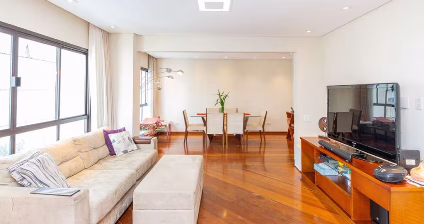 Atraente apartamento tipo para venda com 4 quartos, sendo 2 suítes, 223m²