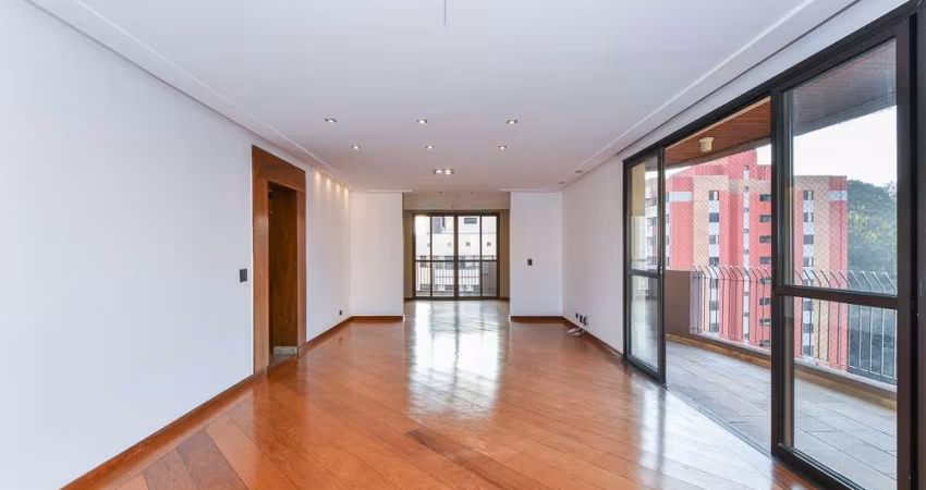 Confortável apartamento tipo para venda com 4 quartos, sendo 2 suítes, 254m²