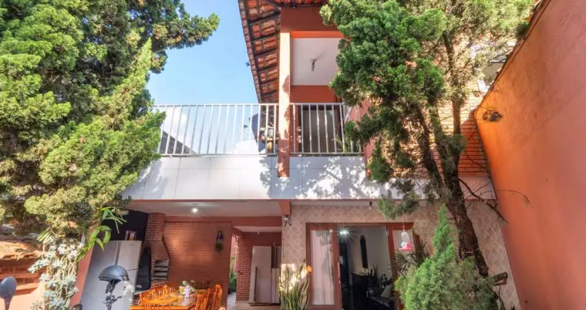 Sensacional sobrado para venda com 3 quartos, sendo 3 suítes, 130m²
