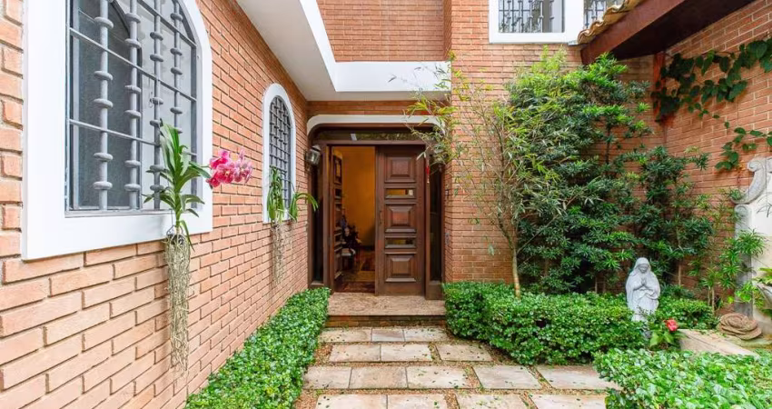 Elegante casa tipo para venda e locação com 4 quartos, sendo 2 suítes, 641m²
