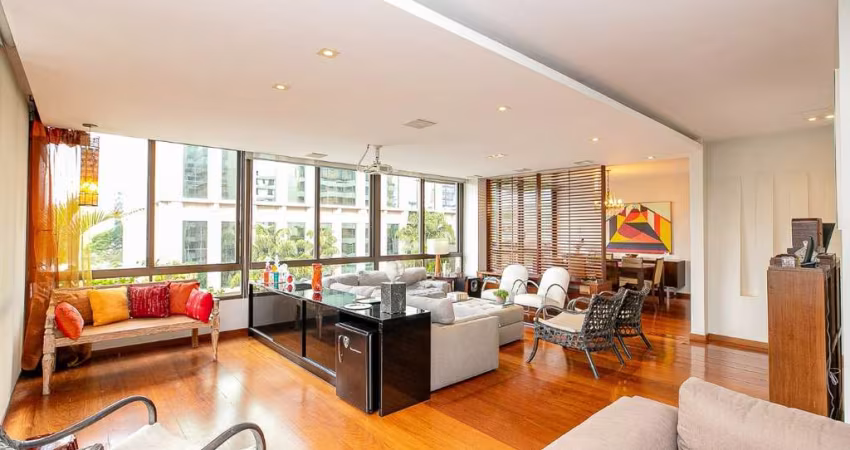 Confortável apartamento tipo para venda e locação com 3 quartos, sendo 3 suítes, 225m²