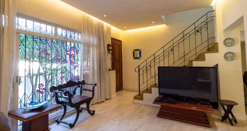 Espetacular sobrado para venda com 4 quartos, sendo 1 suíte, 205m²