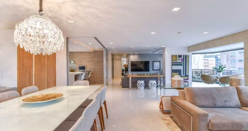 Confortável apartamento tipo para venda com 3 quartos, sendo 3 suítes, 244m²