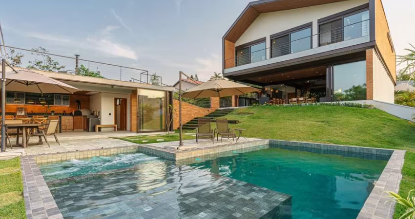 Casa no condomínio Residencial Recanto Das Palmas para venda com 4 quartos, sendo 4 suítes, 622m²