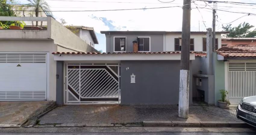 Agradável casa tipo para venda com 3 quartos, sendo 1 suíte, 159m²