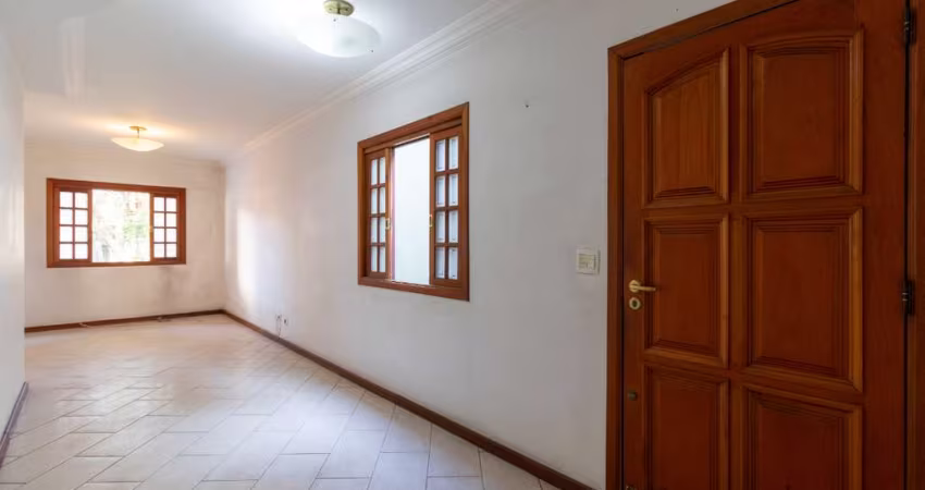 Atraente sobrado para venda com 2 quartos, sendo 2 suítes, 137m²