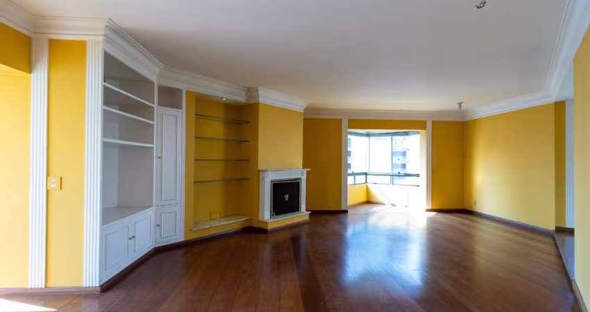 Agradável apartamento tipo para venda com 4 quartos, sendo 2 suítes, 285m²
