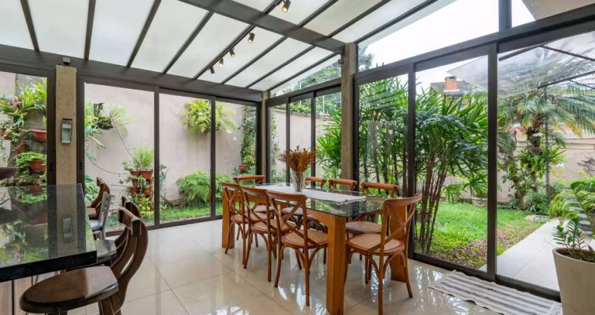 Excelente casa tipo para venda com 5 quartos, sendo 4 suítes, 373m²