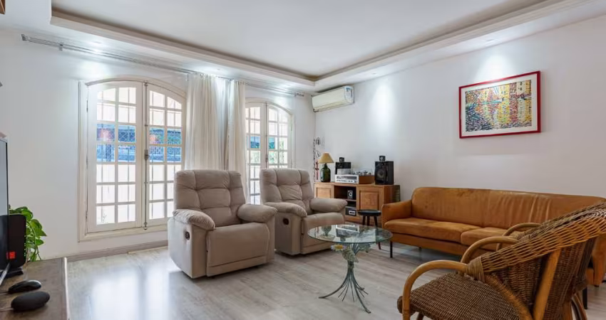 Espetacular casa tipo para venda com 3 quartos, sendo 1 suíte, 223m²