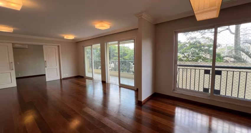 Versátil apartamento tipo para venda com 3 quartos, sendo 3 suítes, 220m²